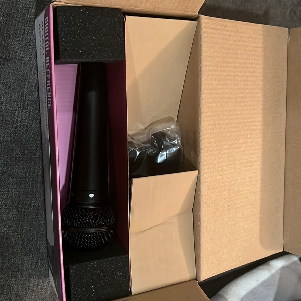 Digital Reference Vocal Microphone - Picture 4 of 5
